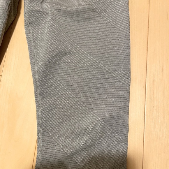 Prana leggings with ruche detail on the leg - Picture 4 of 7